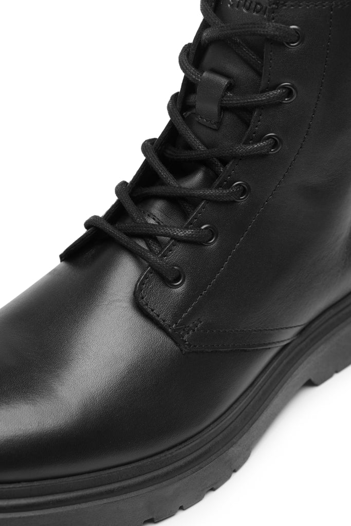 Last Studio Brisbane Leather - Black Ankle Boots Black
