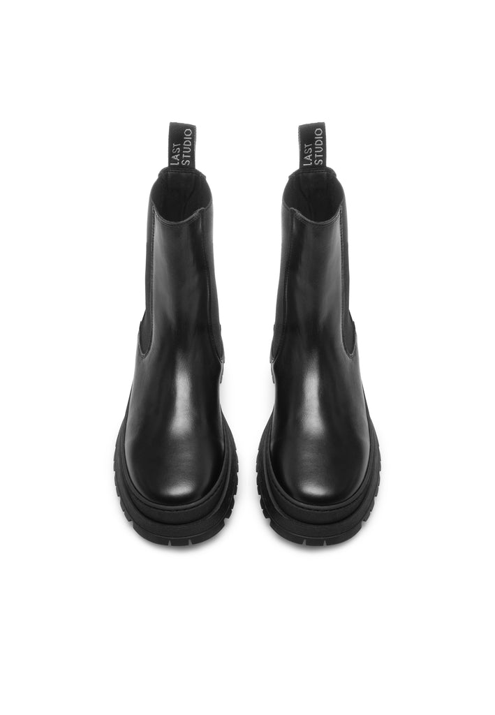 Last Studio Patience/22 Crust Leather - Black Ankle Boots Black